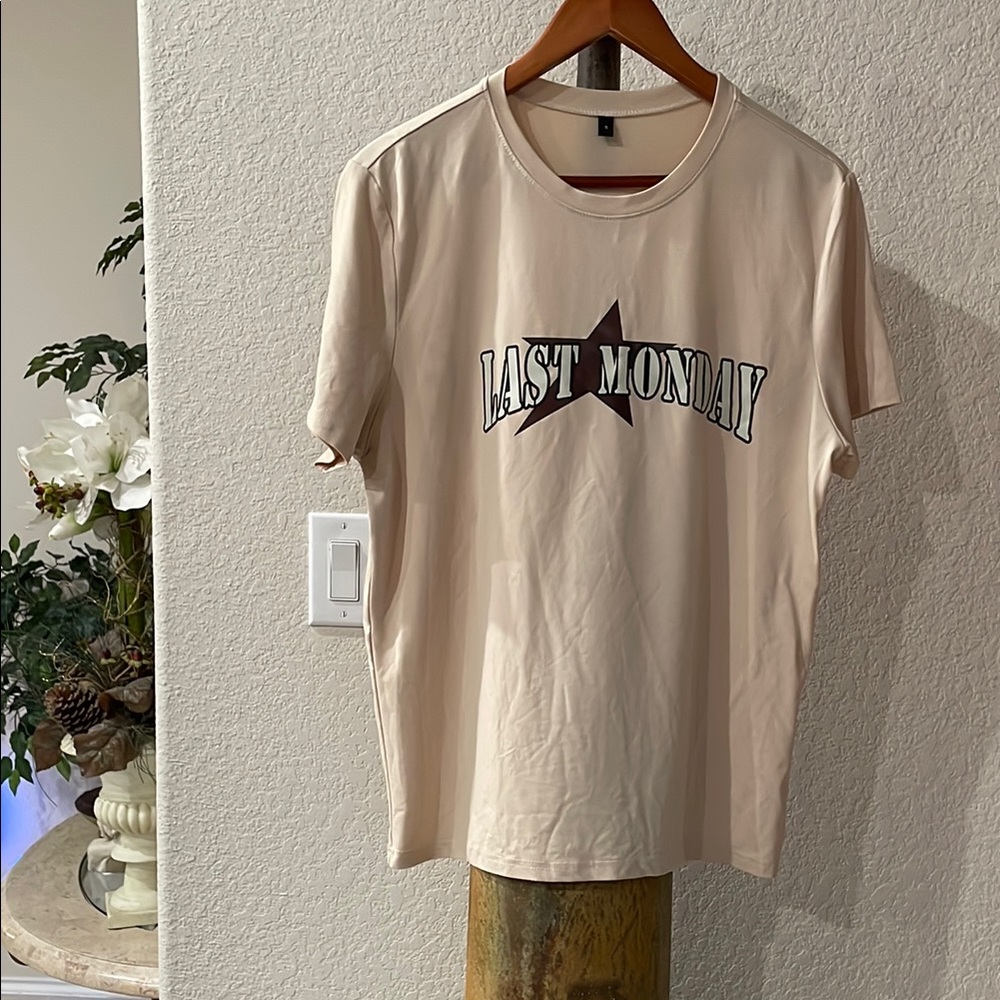 📚🚌 Teachers’ last MONDAY of school T! Sz:S Cream Short Sleeve Tee Oversized NWOT